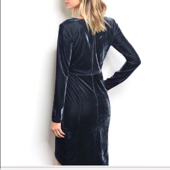 ✨BLUE VELVET ✨LUSH VELVET FAUX WRAP DRESS-SLIP - Picture 3 of 6